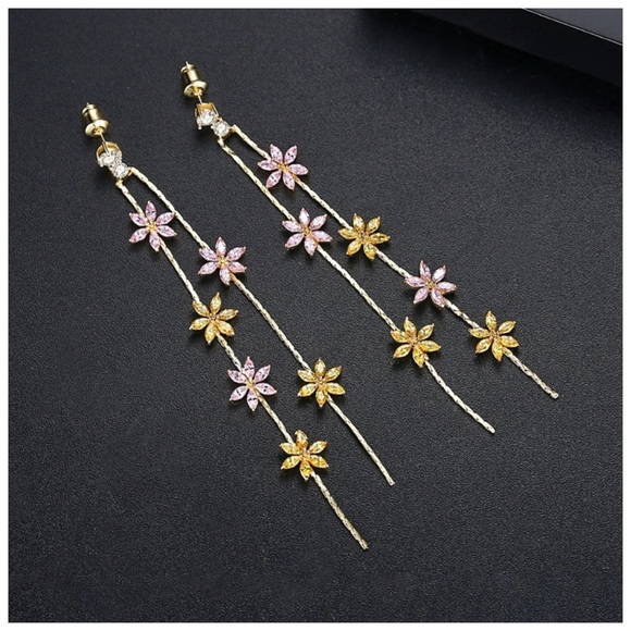 Swarovski Crystals Dangle Earrings The Shirin - Picture 6 of 7